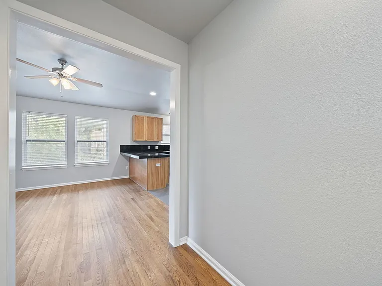 4612 Bennett Avenue — Photo 16