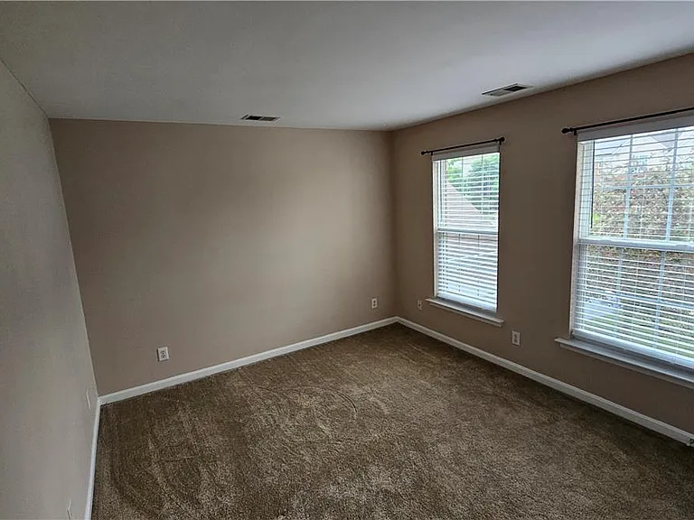 1814 Majestic Dr S — Photo 12