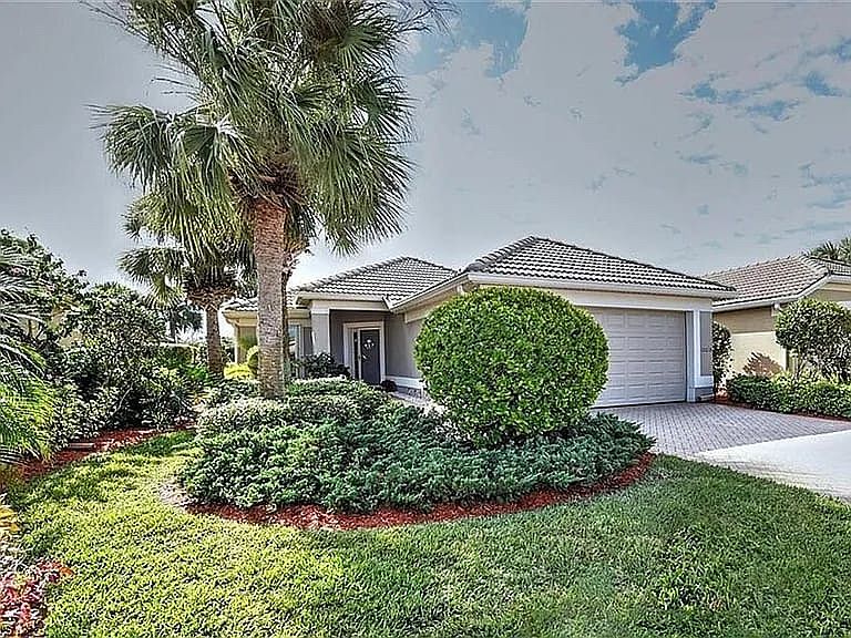 1st image of 10018 Oakhurst Way
