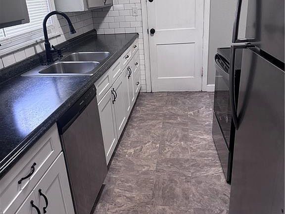 3rd image of 5035 Glenside Dr