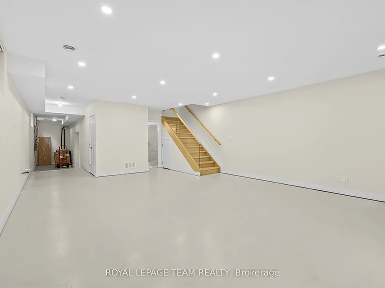 498 Wentworth Ave — Photo 29