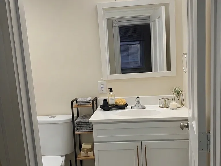 Huntington Apartments — Photo 7