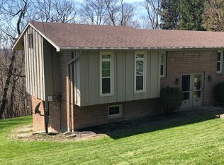 15 Webb Dr, Washington, PA 15301