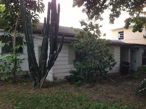 2nd image of 3303 Sarasota Ave