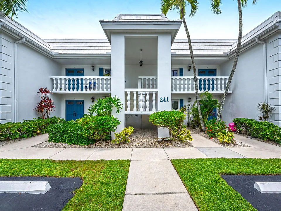 241 Palm River Blvd #C202
