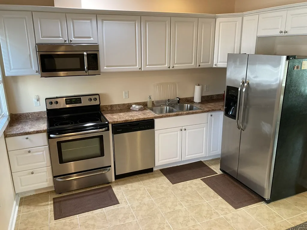1 bed, 450 sqft, $1,125 — Photo 2