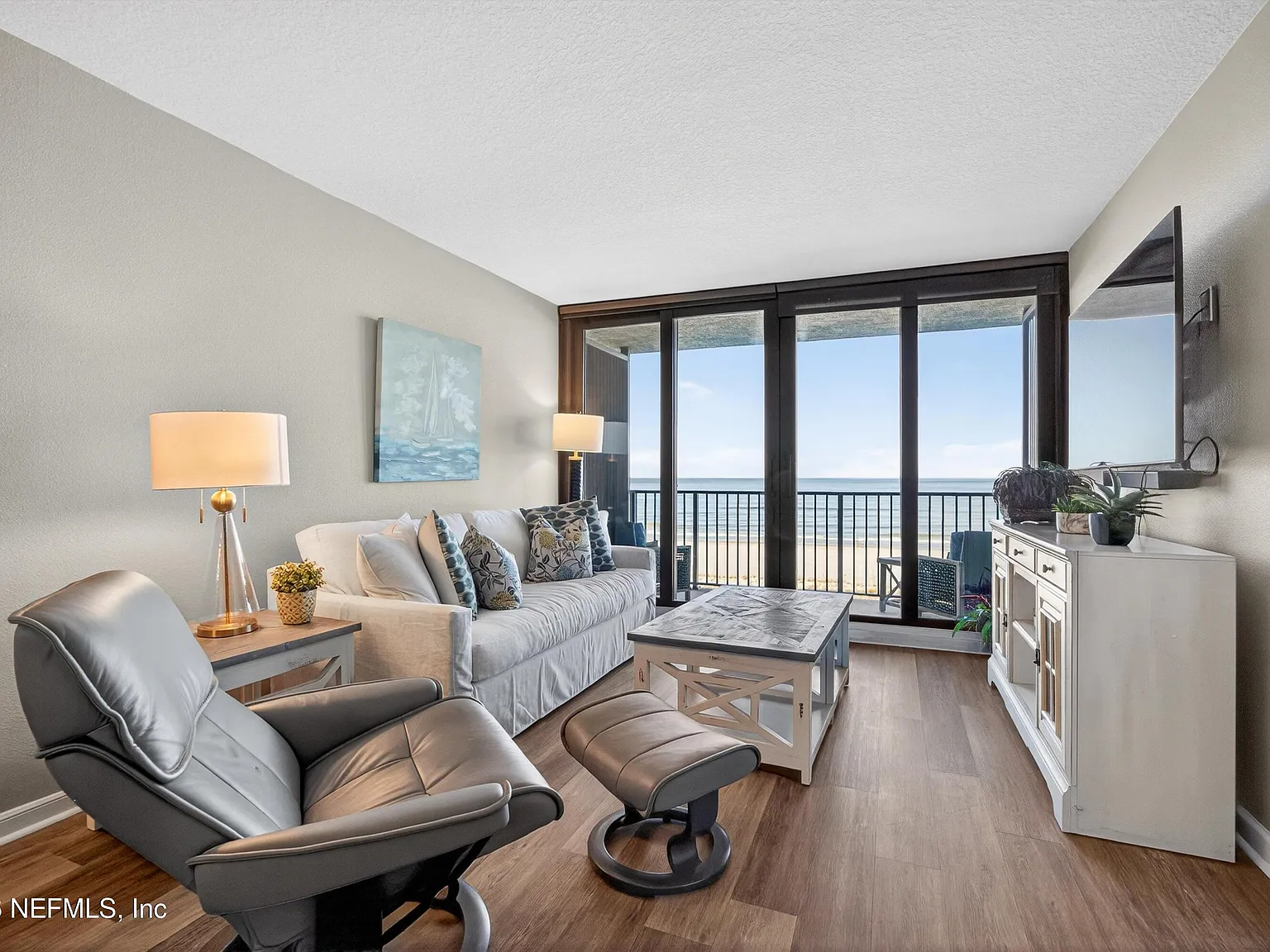 2 bed, 2.0 bath, 1080 sqft, $4,500 — Photo 3