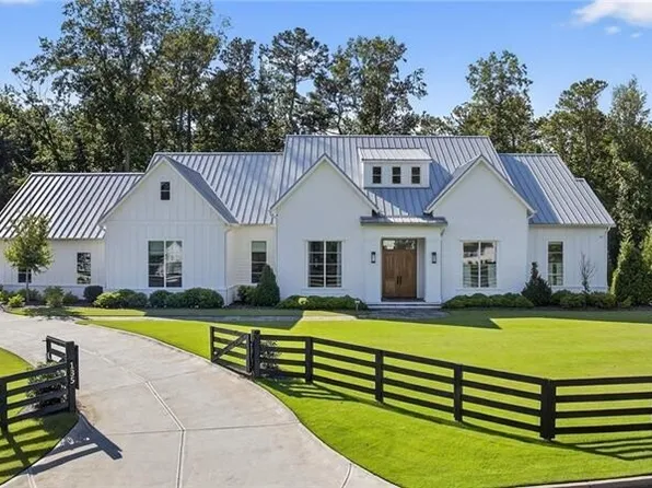 135 Von Lake Dr, Milton, GA 30004