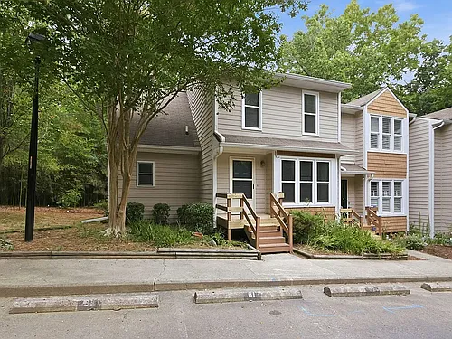 101 Thomas Ln #B1 Photo 1