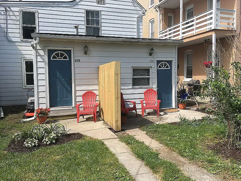 230 W Middle St — Photo 15