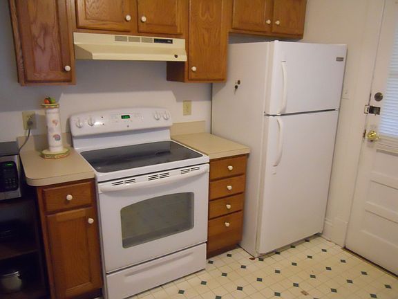 4th image of 876 Brook St