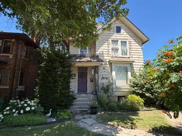 1630 E State St, Rockford, IL 61104