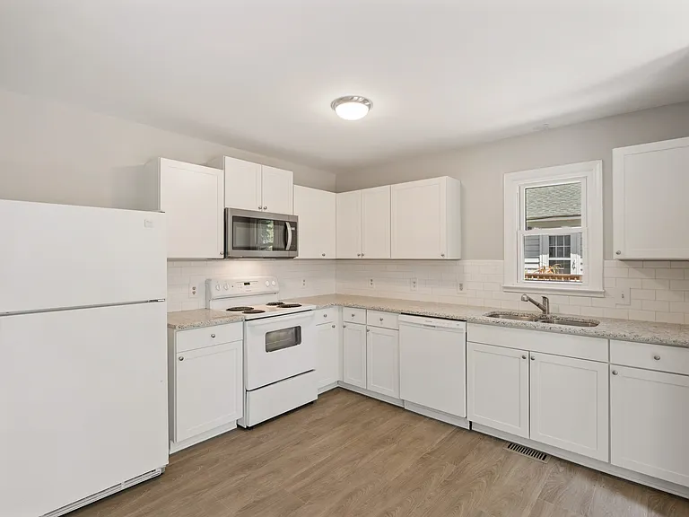 205 Rand Mill Rd — Photo 6