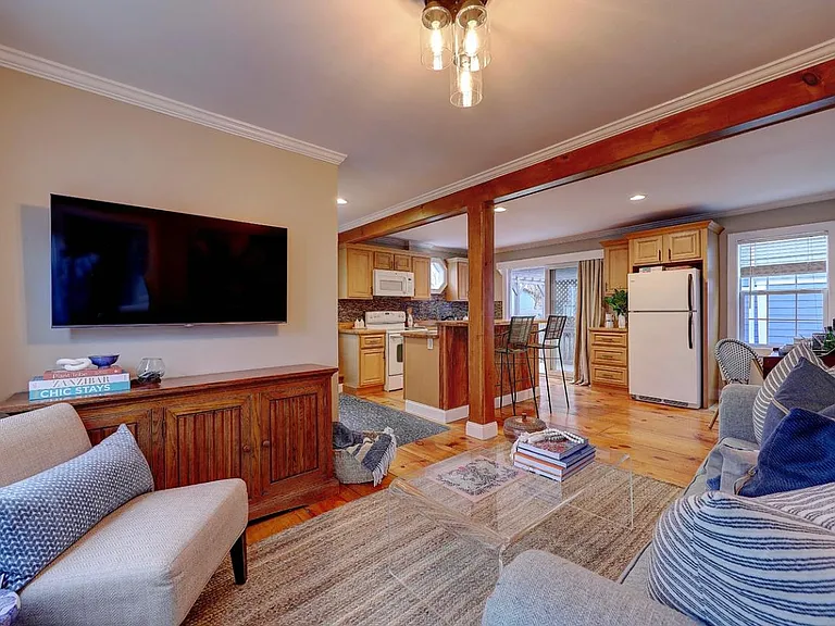 39 Kingston Ave #A — Photo 4