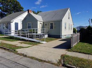 19 Leslie St, Cranston, RI 02910