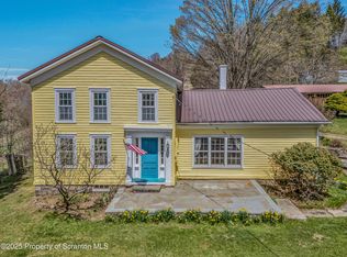 11 Manzer Rd, New Milford, PA 18834