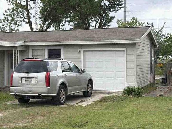 2nd image of 717 Marshall Rd