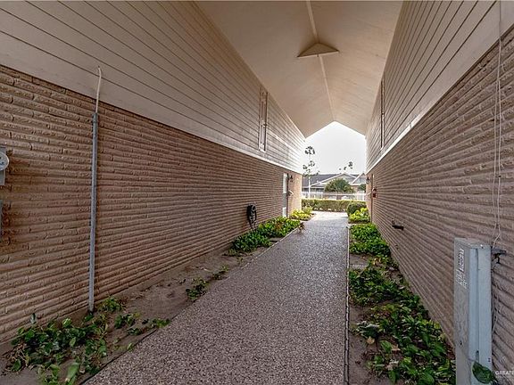 2nd image of 601 Hibiscus Ave APT 1