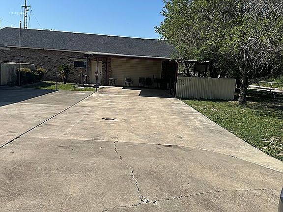 5th image of 610 Clouse Dr