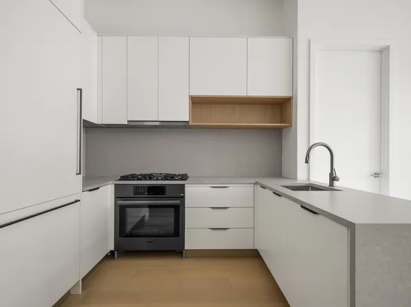 259 Halsey Street image 2 of 11