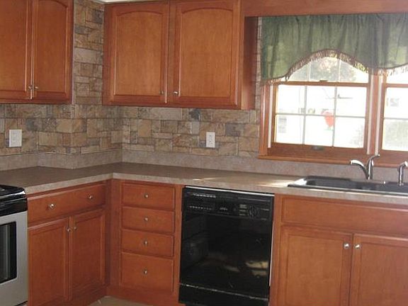 2nd image of 370 Boyd Dr