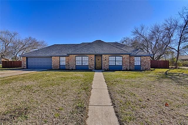 1st image of 111 Bow Creek Cir