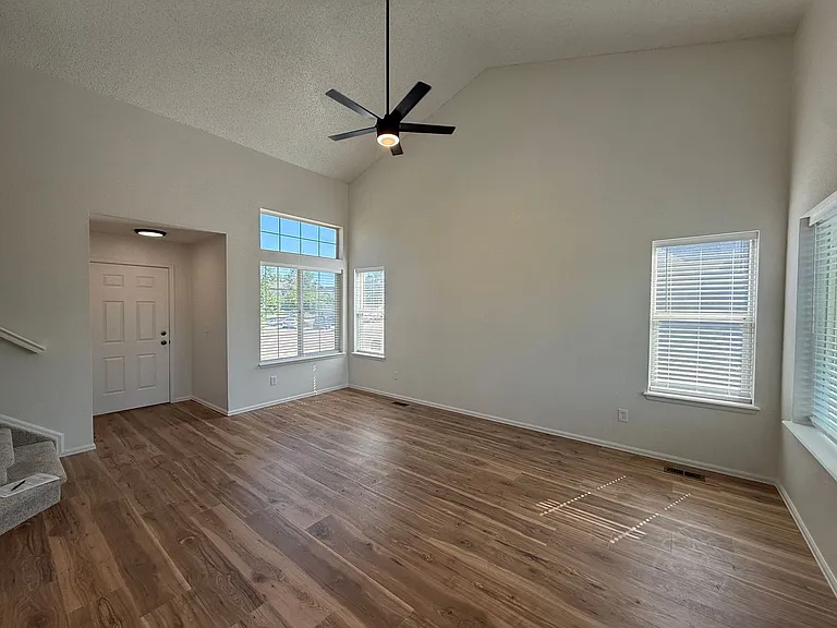 4810 Ardley Dr — Photo 10