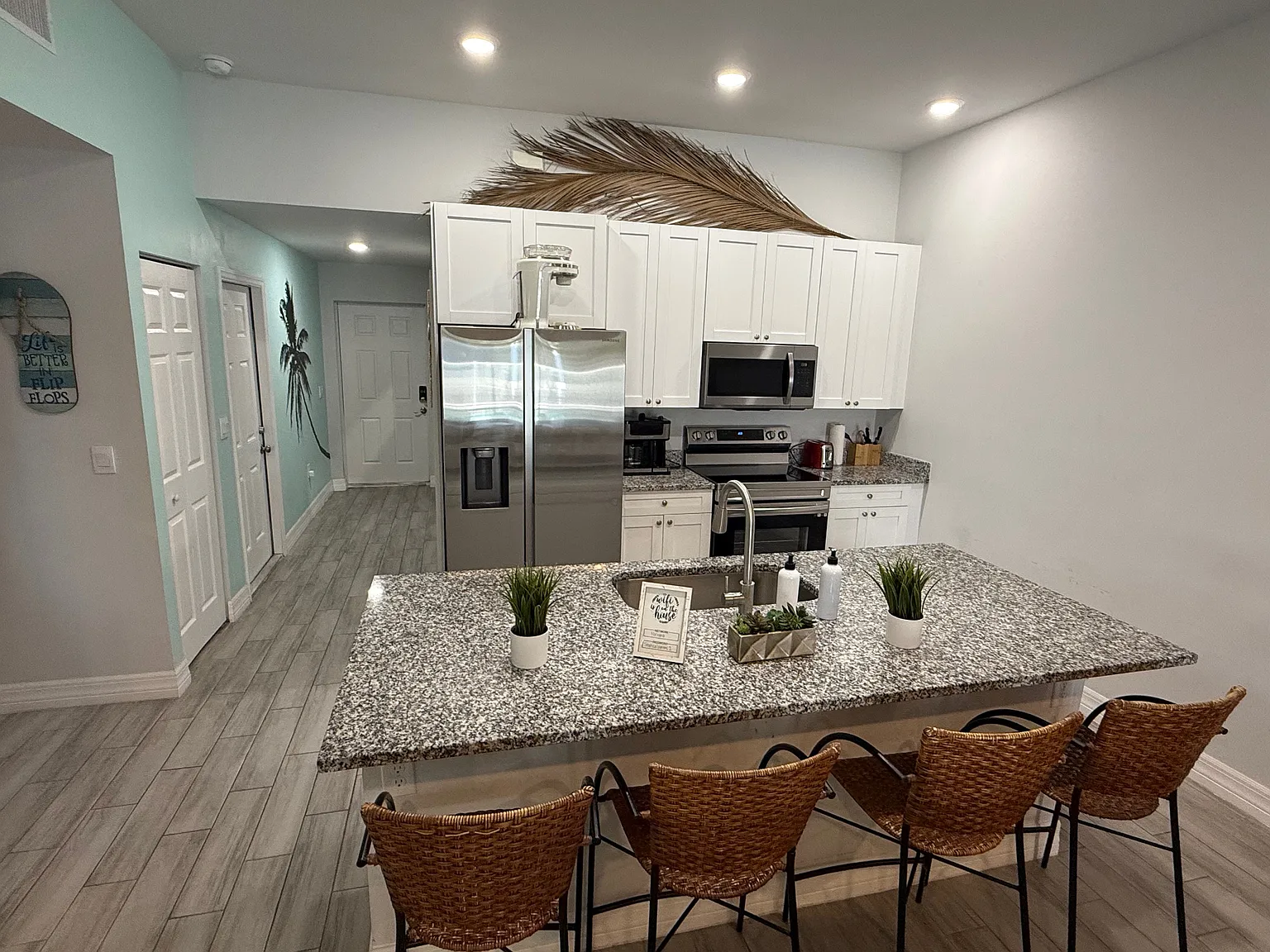3 bed, 1275 sqft, $2,150 — Photo 3