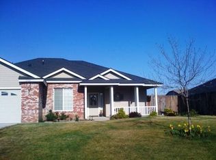 1329 Scarlet Oak Dr, Tehachapi, CA 93561