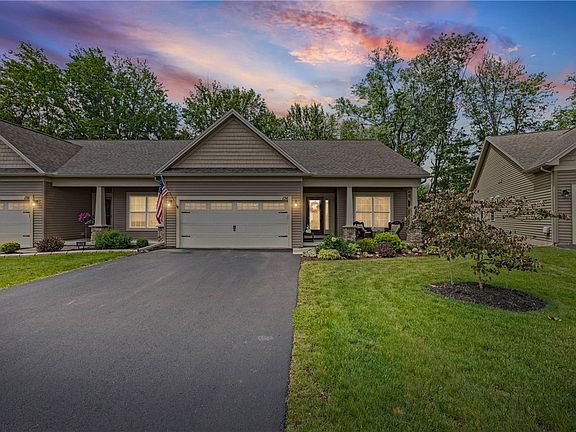 5th image of 136 Golden Oaks Way