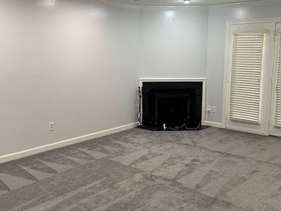 4th image of 450 Westover Mews