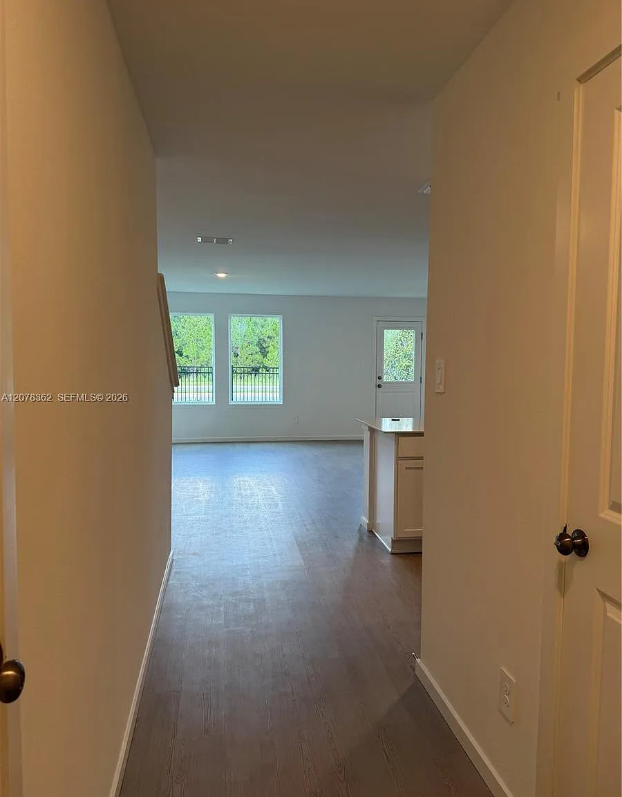 3 bed, 2.5 bath, $2,000 — Photo 3