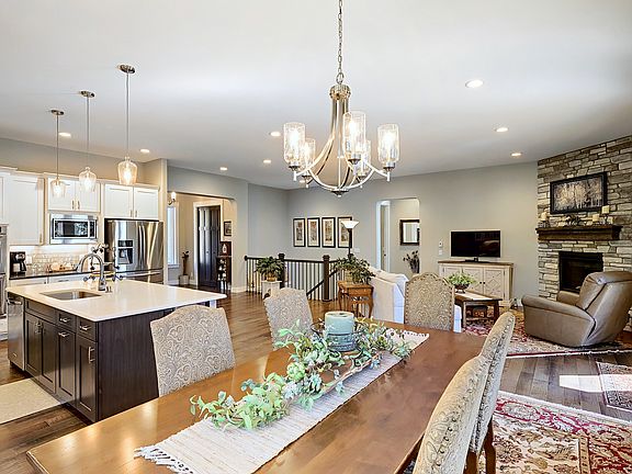 4th image of 118 Bridlewood Ln