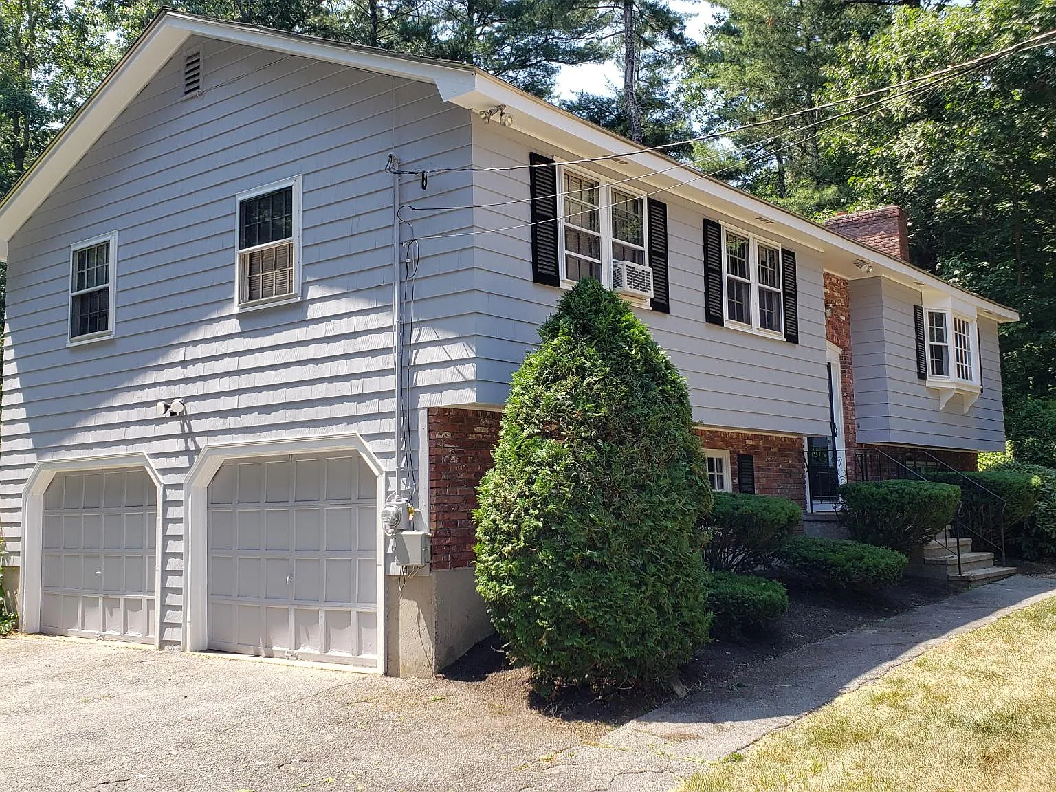 4 bed, 2.5 bath, 2200 sqft, $4,900 — Photo 4