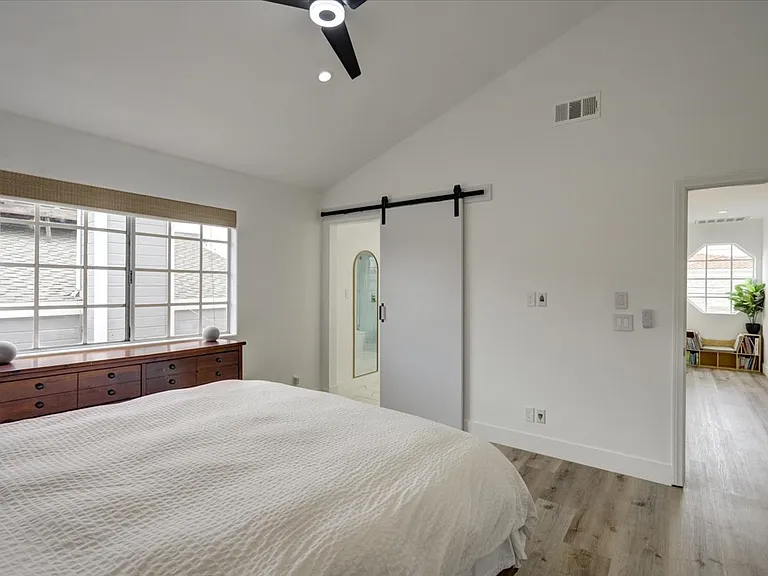 2402 Carnegie Ln #A — Photo 28