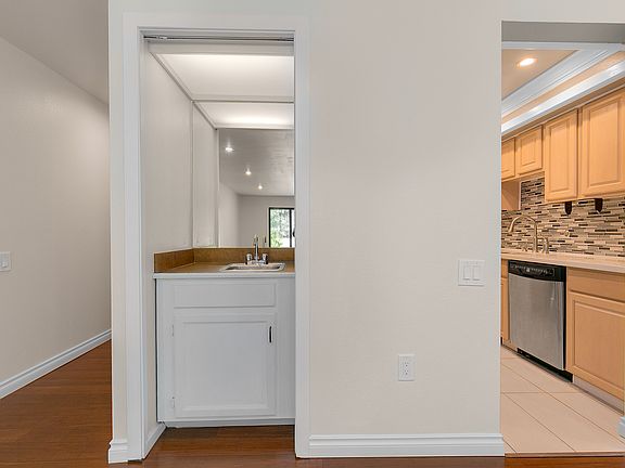 5th image of 13730 15th Ave NE APT C101c