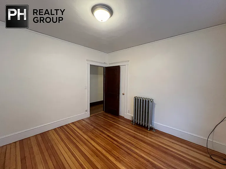 44 Capitol St — Photo 19