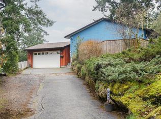 905 Gade Rd, Langford, BC V9B 4Z6