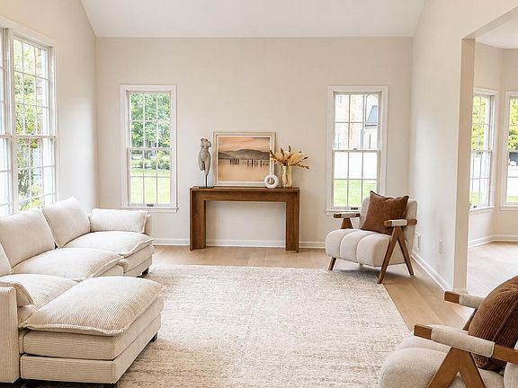 3rd image of 210 Sheffield Drive