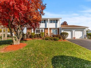 1 Devon Dr, Piscataway, NJ 08854