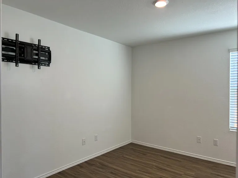 Unit Photo