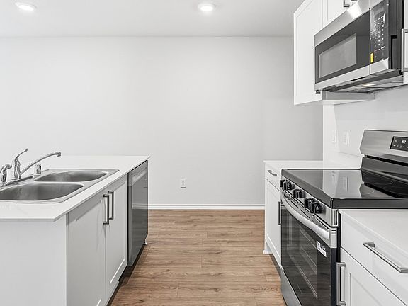 4th image of 3519 Spring Time St
