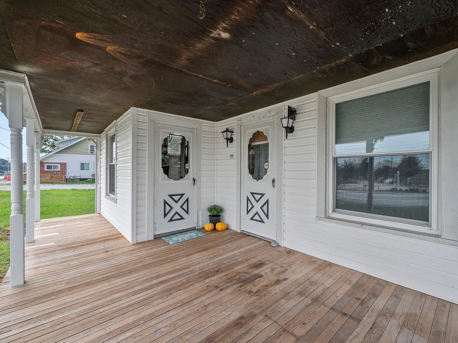 5 bed, 1908 sqft, $2,000 — Photo 2