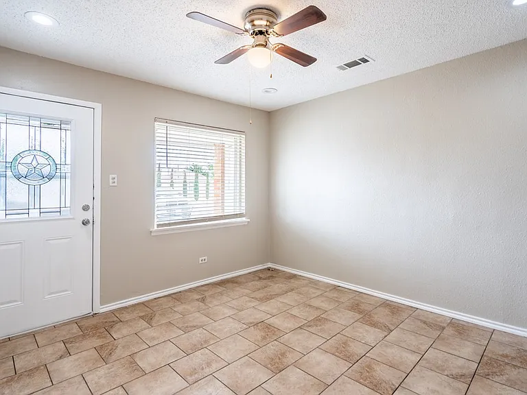 3210 W Kansas Ave — Photo 6