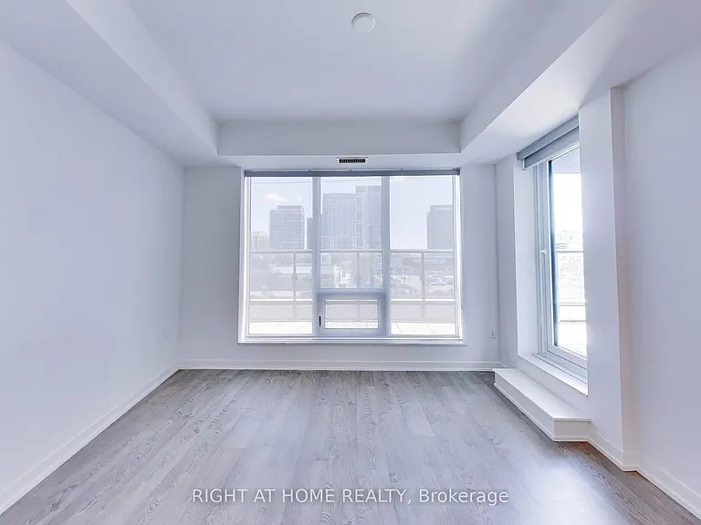 8868 Yonge St #208E — Photo 16