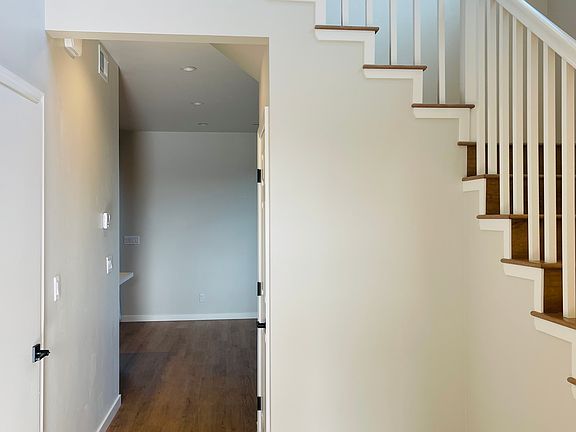 4th image of 305 Gurries Dr #A