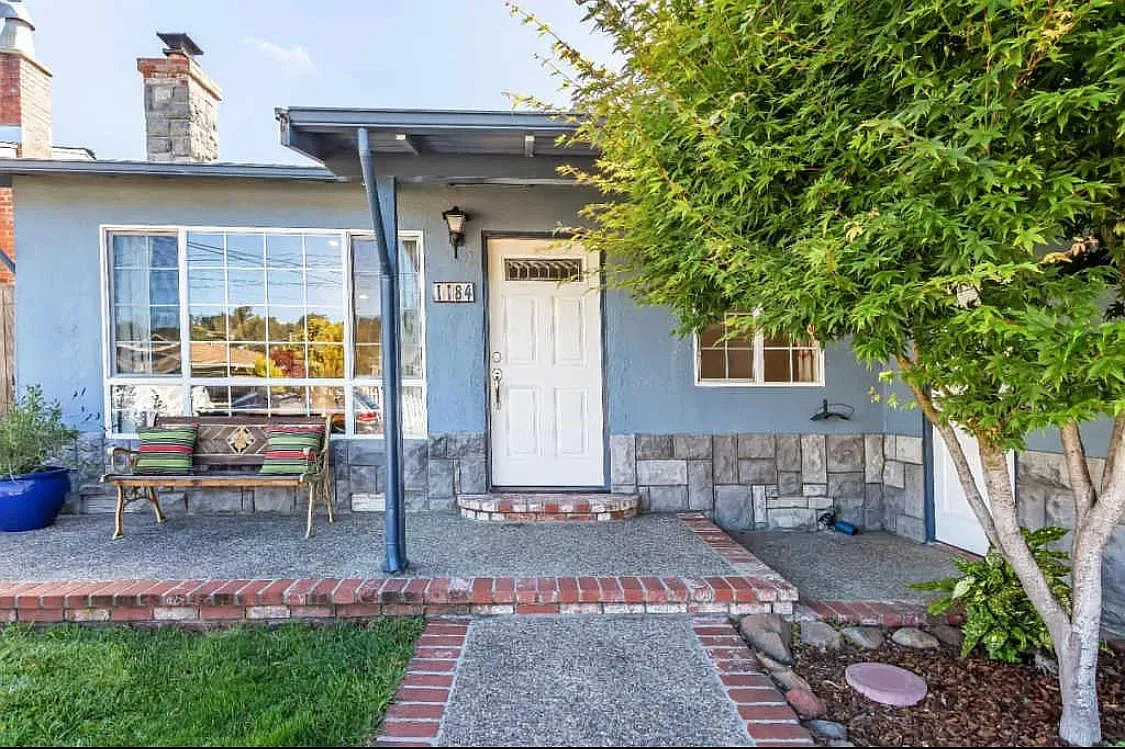 3 bed, 1040 sqft, $6,000 — Photo 2