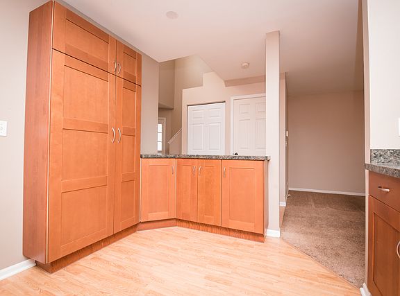 4th image of 2288 Woodside Dr