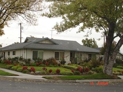 1st image of 1030 N Oaks Ave