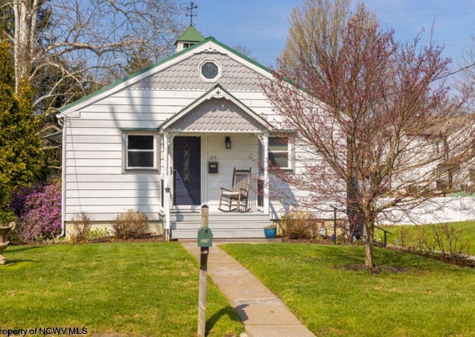 1st image of 379 Laurel St